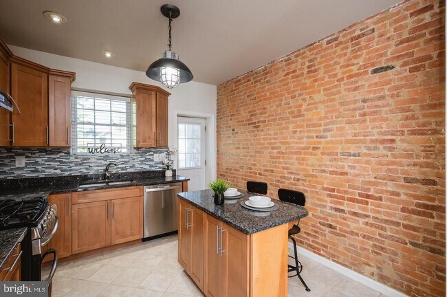 Foto del edificio - 618 S Newkirk St