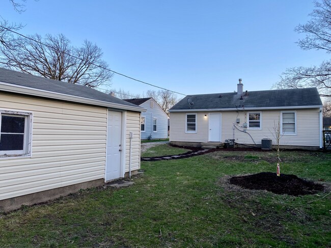 Foto del edificio - 5718 Greenfield Ave