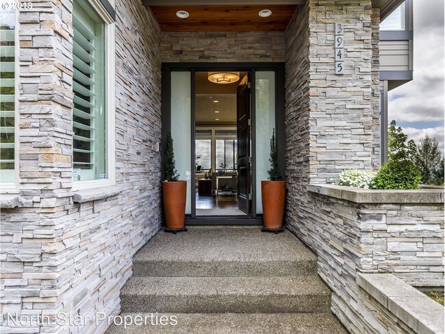 Building Photo - 5 br, 3.5 bath House - 3945 NW Devoto Lane