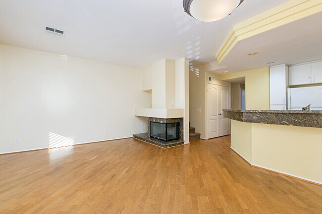 Foto del edificio - 12610 Carmel Country Rd