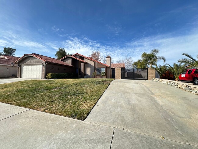 Foto del edificio - Spacious East Palmdale Home