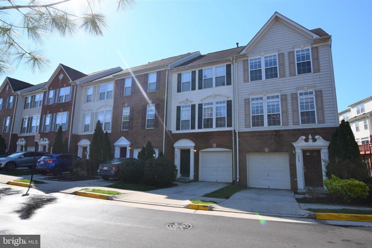 Primary Photo - 3567 Ellery Cir