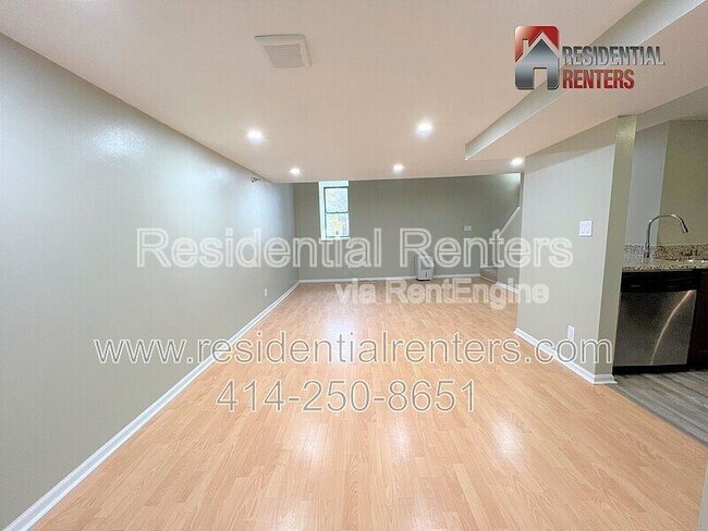 Foto del edificio - 270 E Highland Ave
