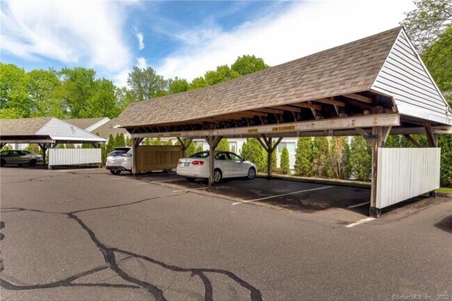 Foto del edificio - 53 Brookwood Dr