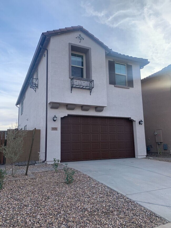 Foto del edificio - Newer home in most desirable home in Chandler, 3 Bed2 bath