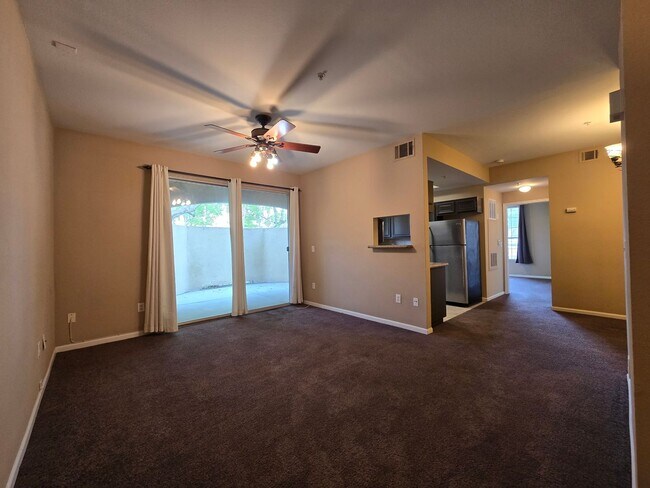 Foto del edificio - CANYON CREST CONDO
