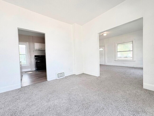Foto del edificio - 1239 Norwood Ave