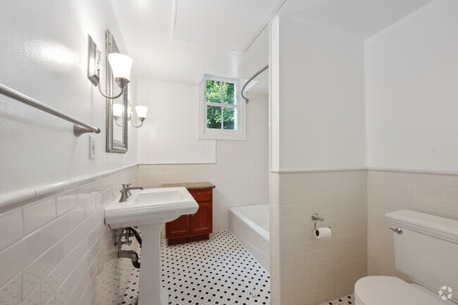 1BR, 1BA -650SF - 1236 N Flores St