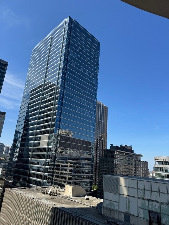 Building Photo - 300 N State St