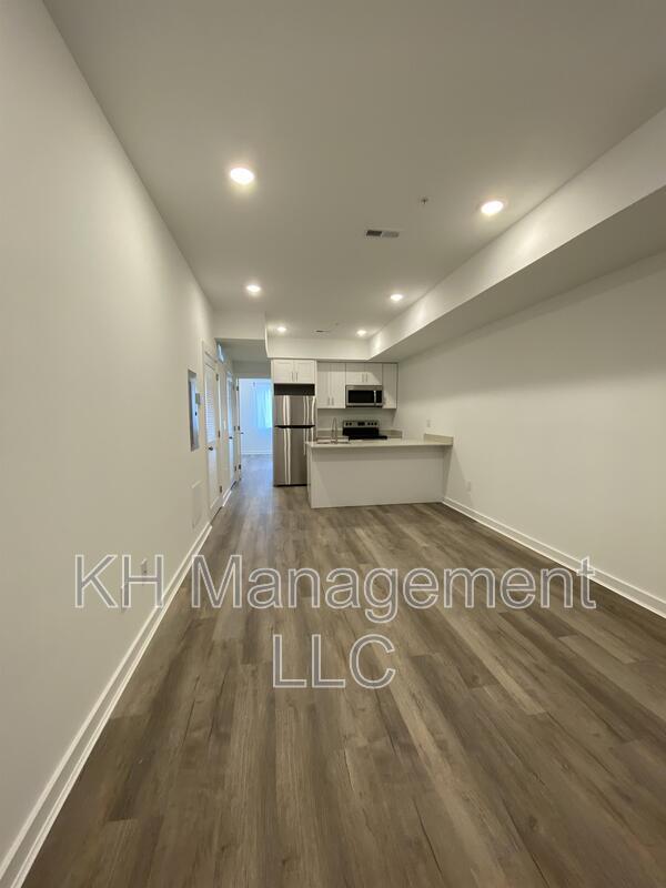 Foto del edificio - 667 N 52nd St