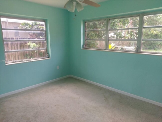 Foto del edificio - 520 NW 144th St