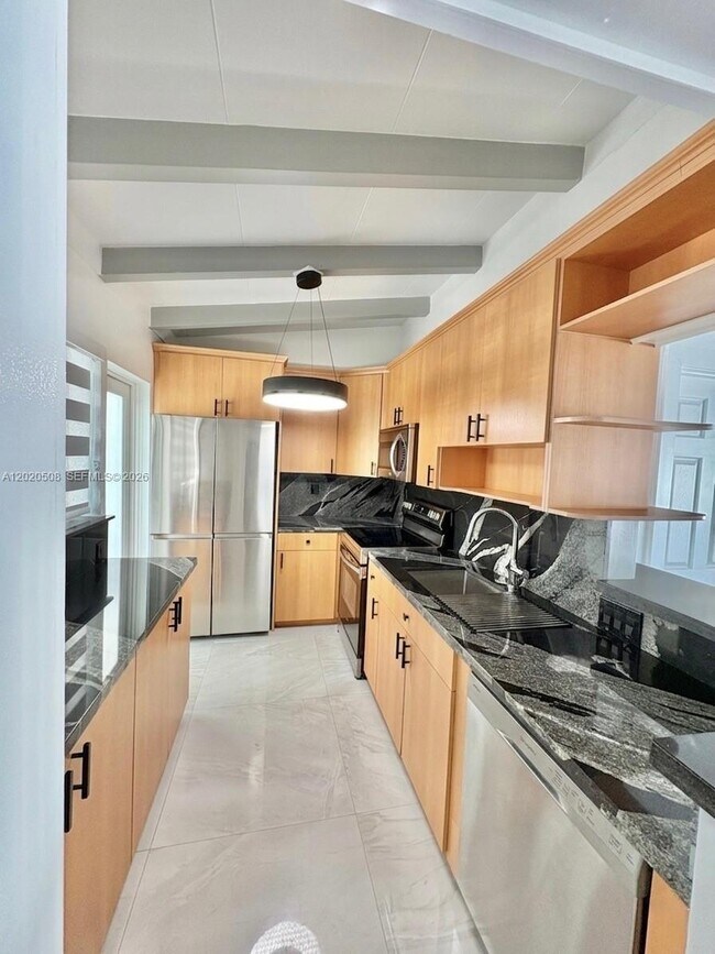 Foto del edificio - 2430 Key Largo Ln