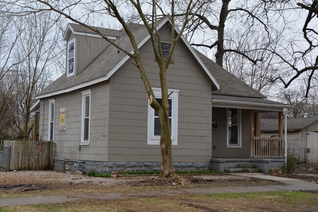 Building Photo - Rent this  3 bed 1.5 Bath Home available now!