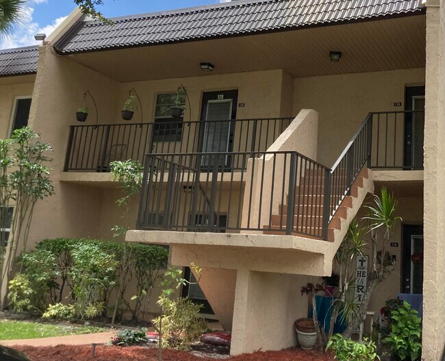 128 Lake Constance Dr, West Palm Beach, FL 33411 Condo for Rent in