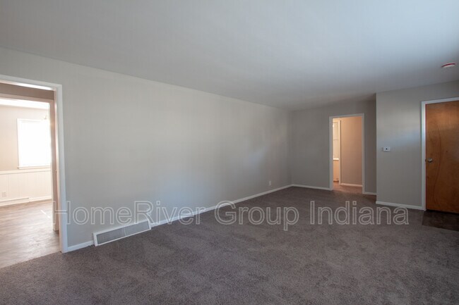 Foto del edificio - 5905 Nash Ln