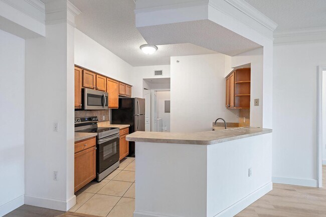 Building Photo - 1201 Myrtlewood Cir E