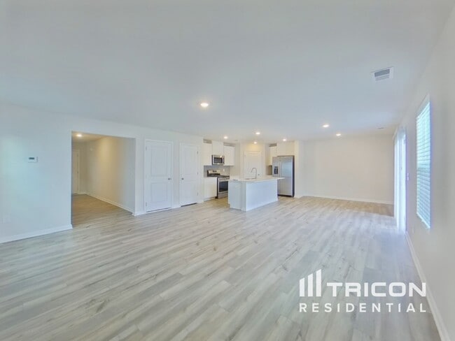 Foto del edificio - 4030 Rustling Grass Trl