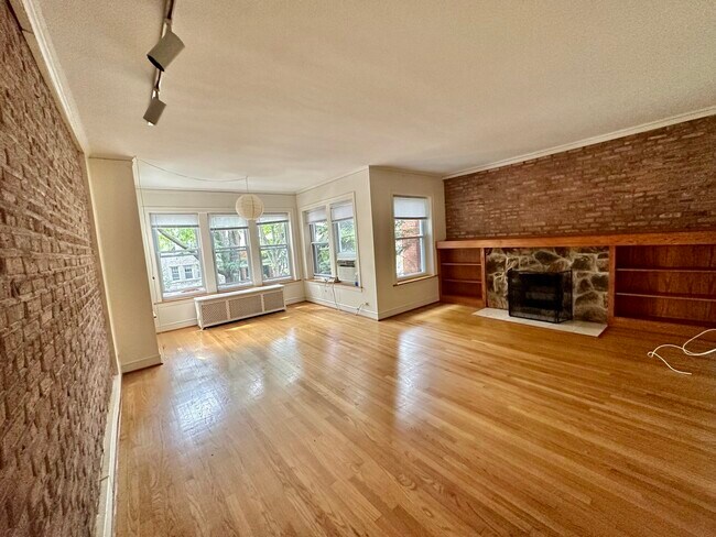 Foto del edificio - 6631 N Glenwood Ave