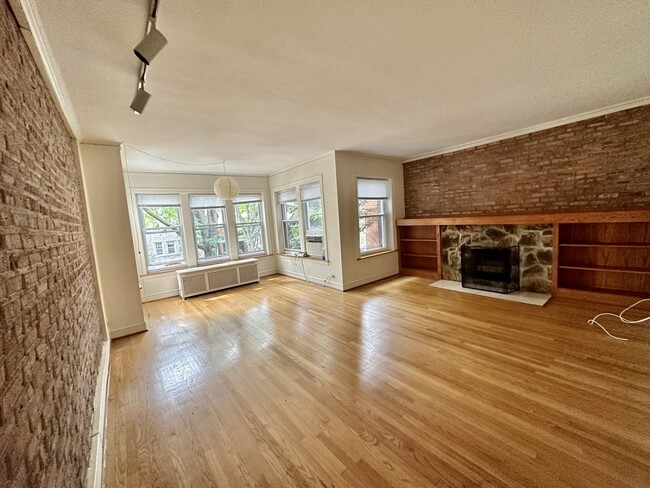 Building Photo - 6631 N Glenwood Ave