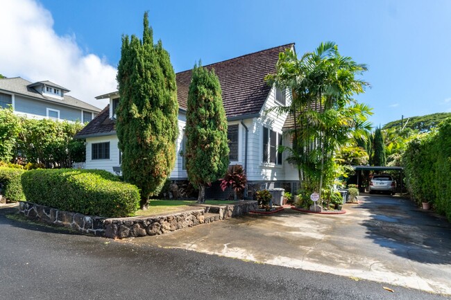 Foto del edificio - Beautiful historic partially-furnished hom...