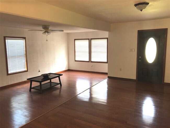Foto del edificio - 2727 Wilbur St