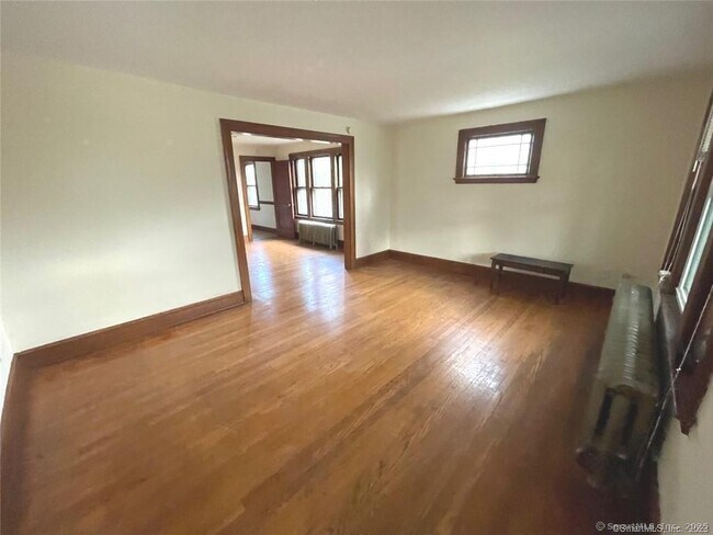 Foto del edificio - 36 Oakwood Ave