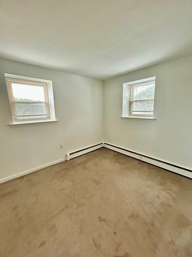 Foto del edificio - 1100 Tyson Ave