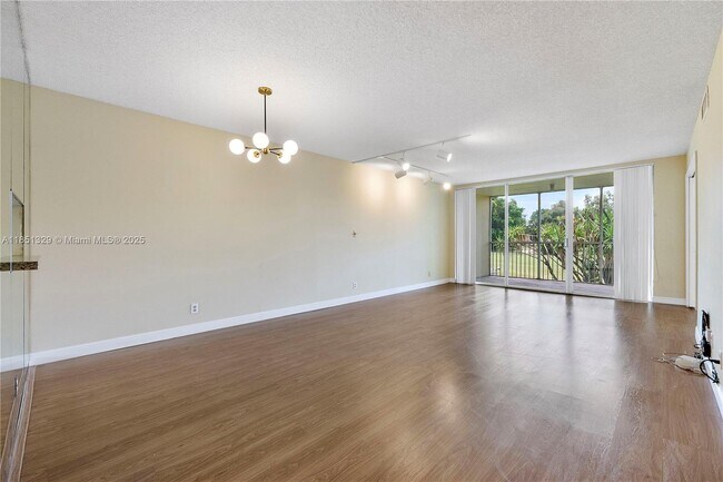 Building Photo - 3351 S Palm Aire Dr
