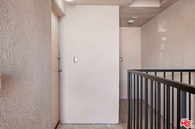 Foto del edificio - 435 1/2 W Elk Ave