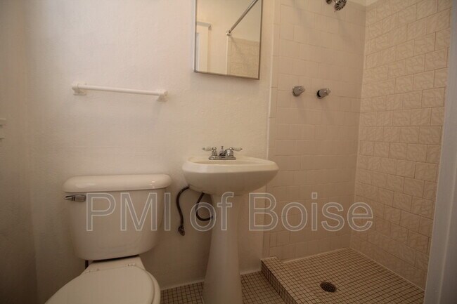 Foto del edificio - 317 E Bannock St