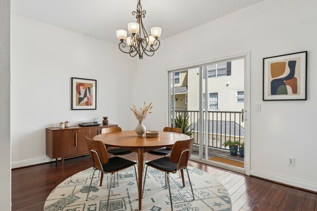 Photo - 11 W Harding St Townhome