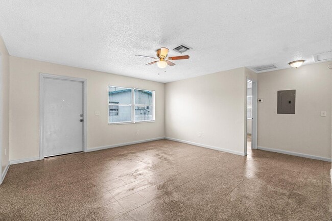 Building Photo - 4786 Gulfstream Rd