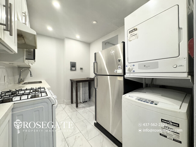 Building Photo - 2-Bedroom Apartment in Toronto with All Utilities Included & Ensuite Laundry