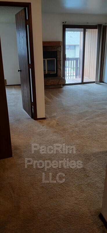 Building Photo - 10260 Jamestown Dr