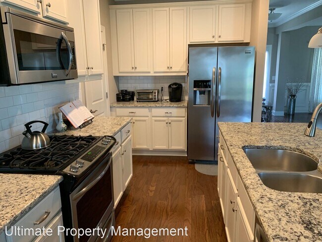 Building Photo - 3 br, 3 bath House - 8137 Garden Pointe NE