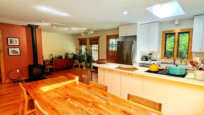 Building Photo - 205 Pequot Trail