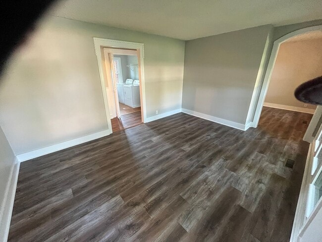 Building Photo - 1404 Bel Aire Dr