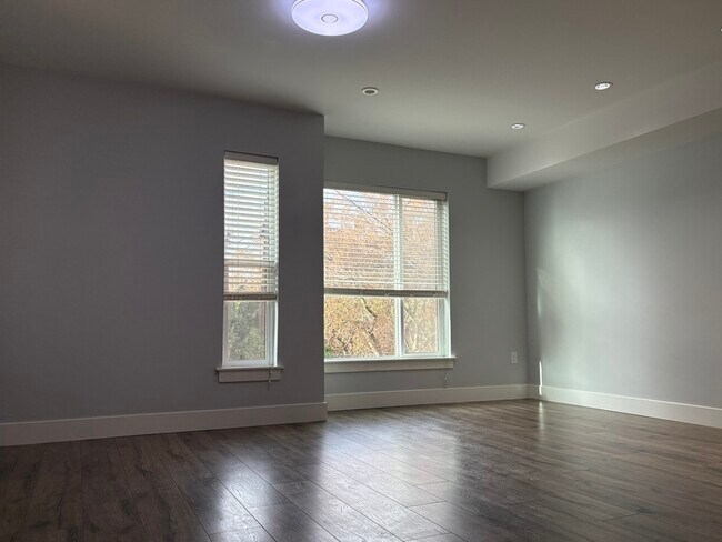 Photo du bâtiment - 500 Fleming Rd