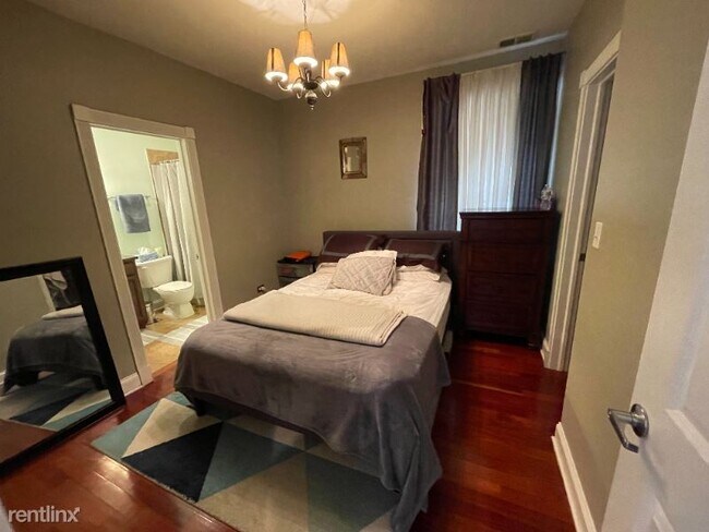 Building Photo - 2 br, 2 bath Condo - 6414 N Hoyne 2E Unit 2E