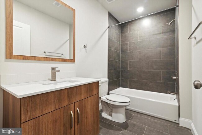 Building Photo - 2157 E Lehigh Ave