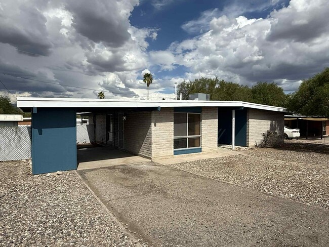 Foto del edificio - 8133 E 6th St
