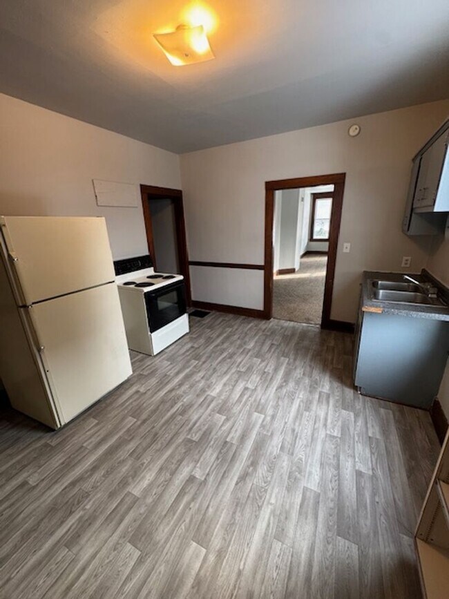 Building Photo - 1535 Andrew St