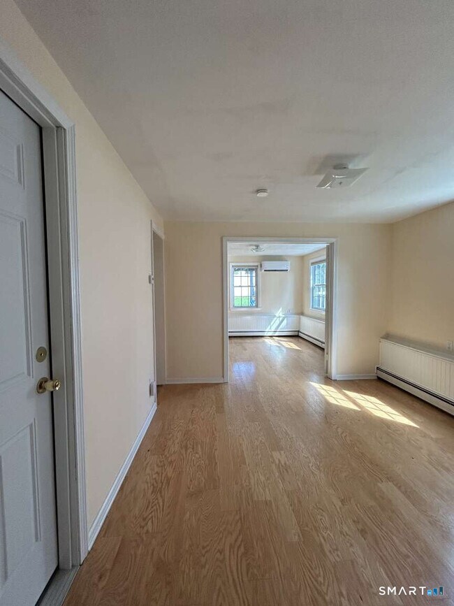 Foto del edificio - 212 Jennings Rd