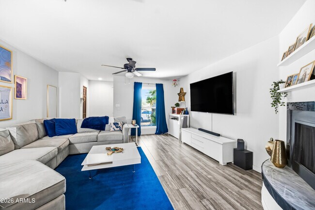 Building Photo - 1702 E Ocotillo Rd