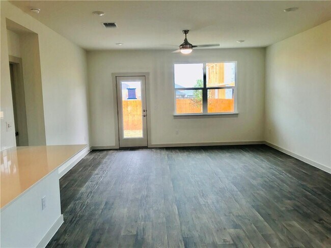 Building Photo - 3017 Louris Ln