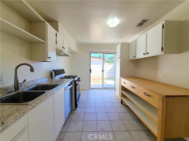 Foto del edificio - 12694 Valley View St