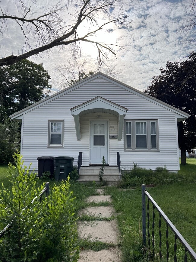 Building Photo - 538 Sherman Ave