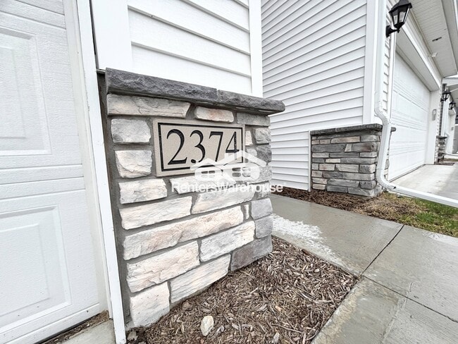 Building Photo - 2374 SE Callista Ave