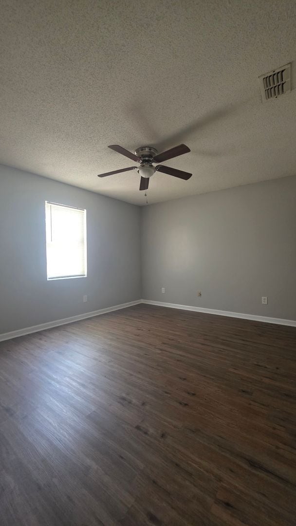 Building Photo - Check out this recently renovated home!