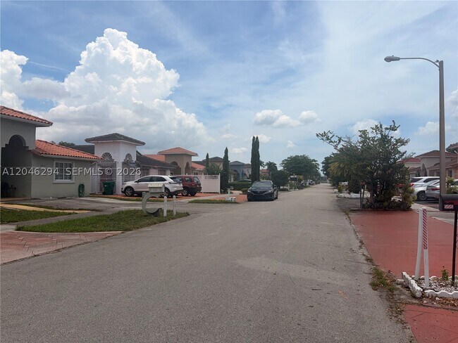Foto del edificio - 8814 NW 109th Terrace